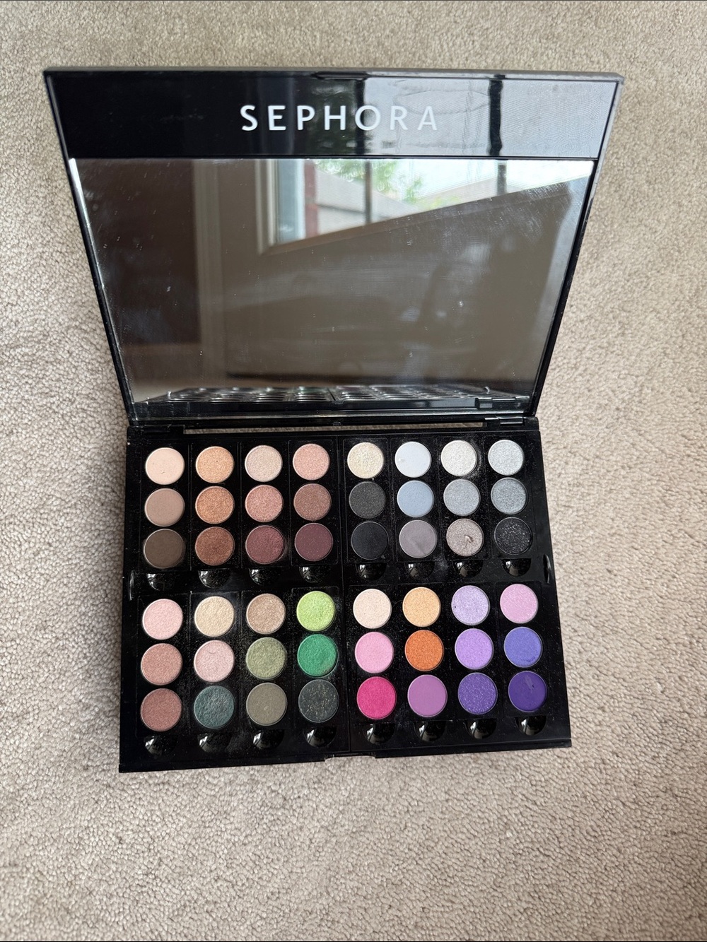 New Sephora Eyeshadow Palette — Neutrals, Greens, Pinks, Purples, 
Compact also